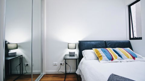 Cozy 5 Bed House In Sydney - Darwin Holiday 11