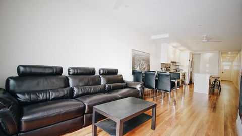 Cozy 5 Bed House In Sydney - Darwin Holiday 6