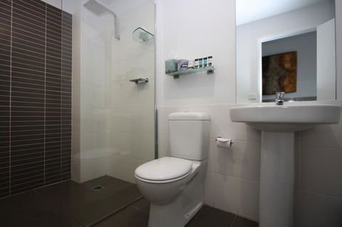 Honeysuckle Executive Apartments - Darwin Holiday 22