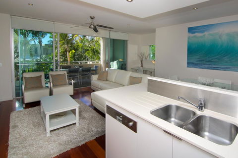 The Beach Cabarita - Darwin Holiday 8