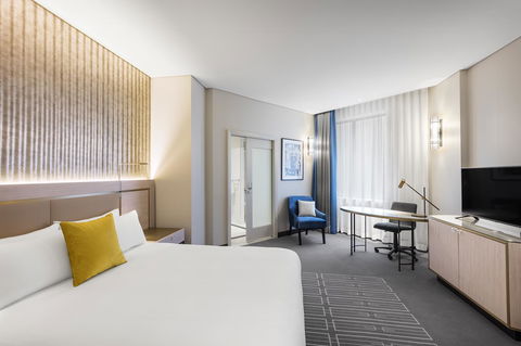 Radisson Blu Plaza Hotel Sydney - Darwin Holiday 32