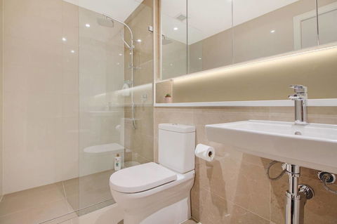 Brand New 3 Bedrooms Apt With Waterfront View - Darwin Holiday 1