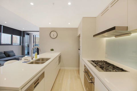 Brand New 3 Bedrooms Apt With Waterfront View - Darwin Holiday 12