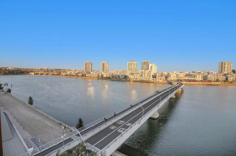 Brand New 3 Bedrooms Apt With Waterfront View - Darwin Holiday 8
