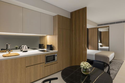 SKYE Suites Sydney - Darwin Holiday 24