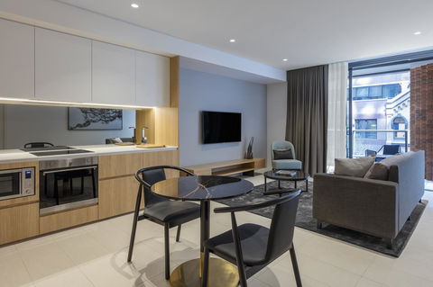 SKYE Suites Sydney - Darwin Holiday 17