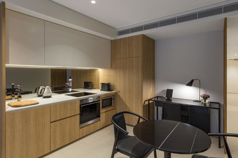 SKYE Suites Sydney - Darwin Holiday 20
