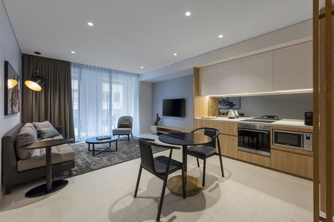 SKYE Suites Sydney - Darwin Holiday 22
