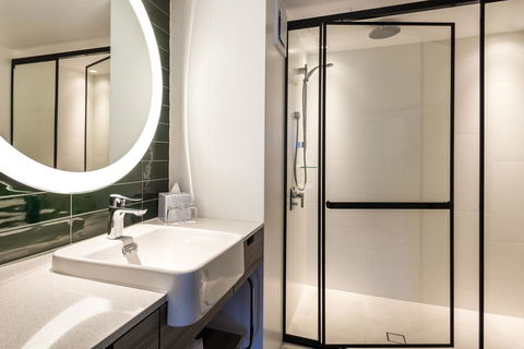 Novotel Sydney Darling Square - Darwin Holiday 8