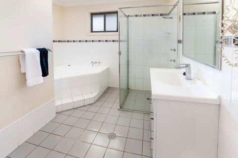 Bluegum Apartments Newcastle - Darwin Holiday 20