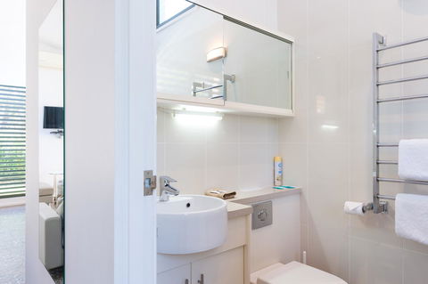 By The Beach B&B Self Contained Apartments - Darwin Holiday 12