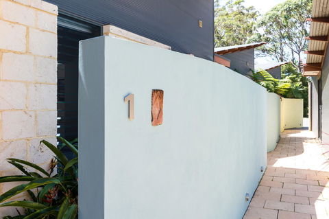 By The Beach B&B Self Contained Apartments - Darwin Holiday 5