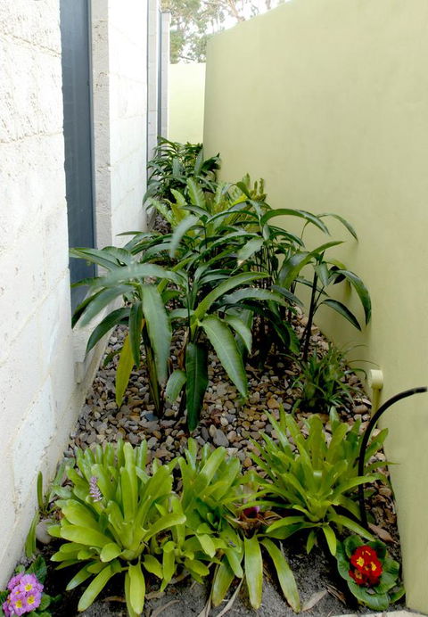 By The Beach B&B Self Contained Apartments - Darwin Holiday 24