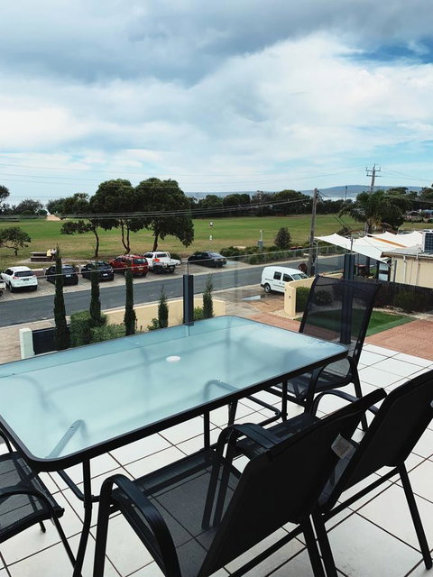 Seachange 3 - Darwin Holiday 7