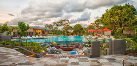 Elements Of Byron - Darwin Holiday 13