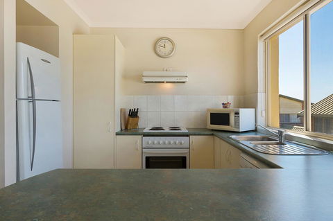 Baywatch Apartments Merimbula - Darwin Holiday 18