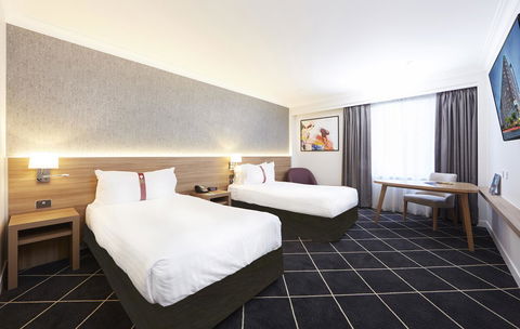 Furama Darling Harbour - Darwin Holiday 4