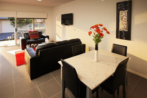 Charlestown Executive Apartments - Darwin Holiday 24