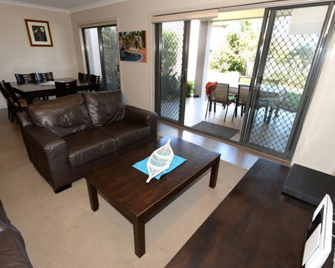 Yarrawonga Waterfront Apartments - Darwin Holiday 13