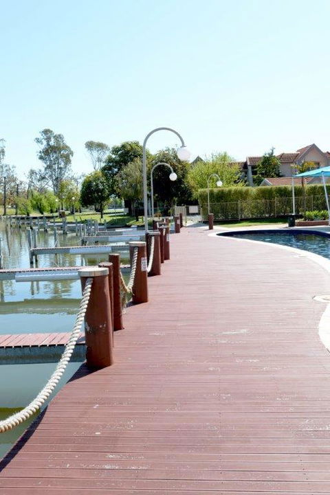Yarrawonga Waterfront Apartments - Darwin Holiday 2