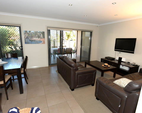 Yarrawonga Waterfront Apartments - Darwin Holiday 7
