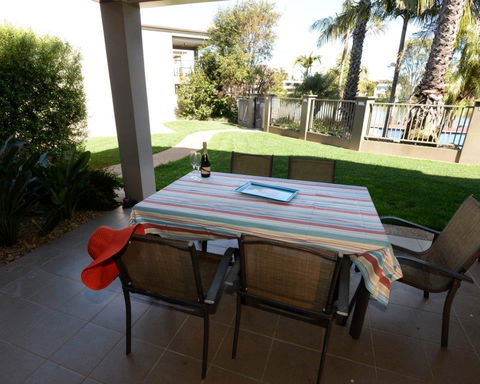 Yarrawonga Waterfront Apartments - Darwin Holiday 5