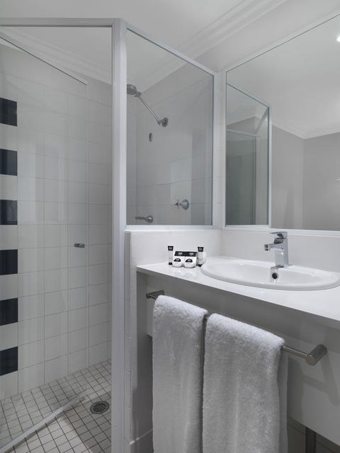 Ibis Styles Sydney Central - Darwin Holiday 8