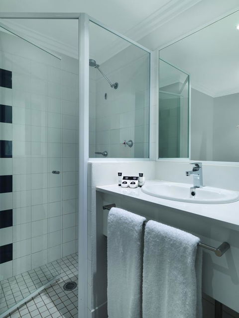 Ibis Styles Sydney Central - Darwin Holiday 5