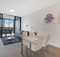 Cozy apartment with Water view plus Winter garden - Darwin Holiday