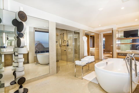 Hilton Sydney - Darwin Holiday 13