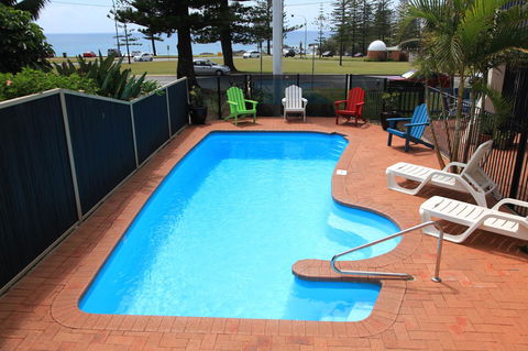 Beach House Holiday Apartments - Darwin Holiday 4