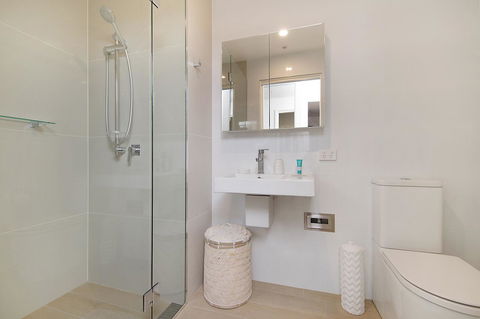 Arena Luxury Beachfront Apartment - Darwin Holiday 25