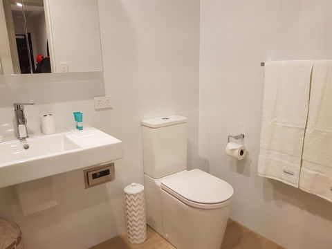Arena Luxury Beachfront Apartment - Darwin Holiday 30