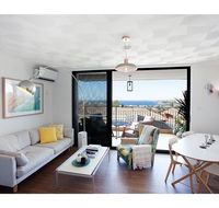 Ocean views and sea breezes over Bondi Beach - Darwin Holiday