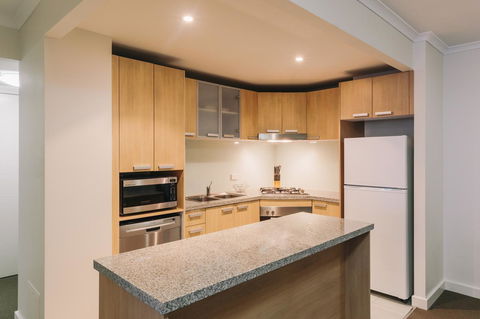 Newcastle Central Plaza Apartment Hotel Official - Darwin Holiday 3