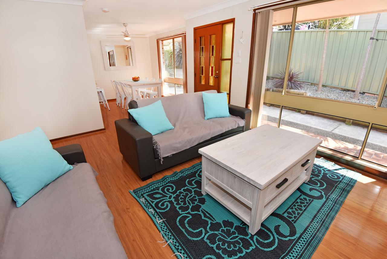 Woonona East NSW Darwin Holiday