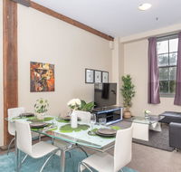 Classic 2 BR Apt in Pyrmont - Darwin Holiday