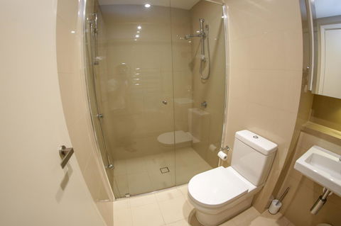 Olympic Park Sunshine 2 Bedrooms Apts With Private Parking - Darwin Holiday 18