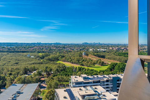 Olympic Park Sunshine 2 Bedrooms Apts With Private Parking - Darwin Holiday 30