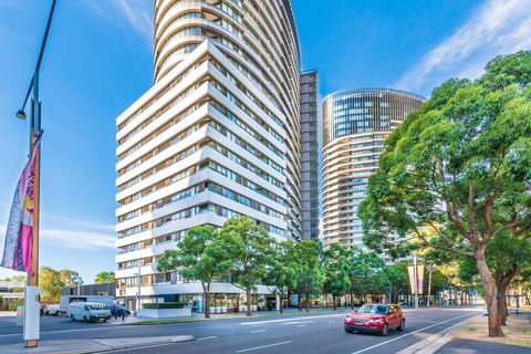 Olympic Park Sunshine 2 Bedrooms Apts With Private Parking - Darwin Holiday 31