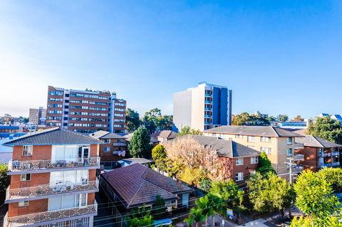 Near Train Station, New 2 BR Apt/free Parking - Darwin Holiday 39