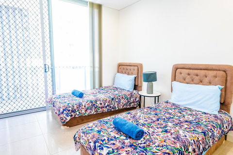 Near Train Station, New 2 BR Apt/free Parking - Darwin Holiday 28