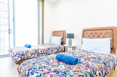 Near Train Station, New 2 BR Apt/free Parking - Darwin Holiday 27