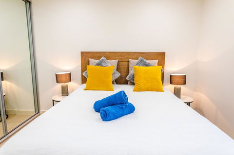 Near Train Station, New 2 BR Apt/free Parking - Darwin Holiday 20