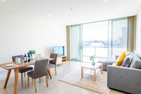 Near Train Station, New 2 BR Apt/free Parking - Darwin Holiday 15
