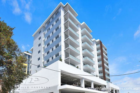 Near Train Station, New 2 BR Apt/free Parking - Darwin Holiday 35