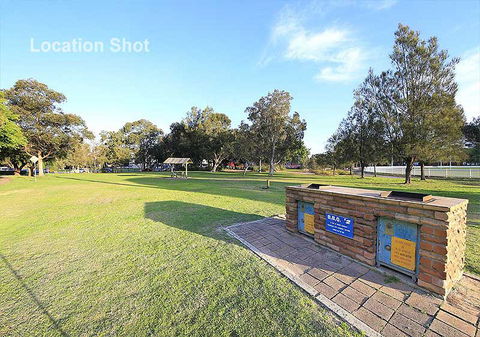 Sydney Apartment Close To Airport & CBD - Darwin Holiday 28