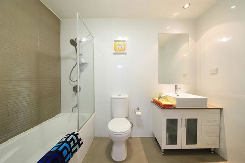 Sydney Apartment Close To Airport & CBD - Darwin Holiday 17