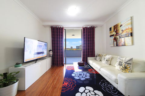 Sydney Apartment Close To Airport & CBD - Darwin Holiday 3