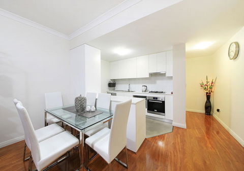 Sydney Apartment Close To Airport & CBD - Darwin Holiday 15